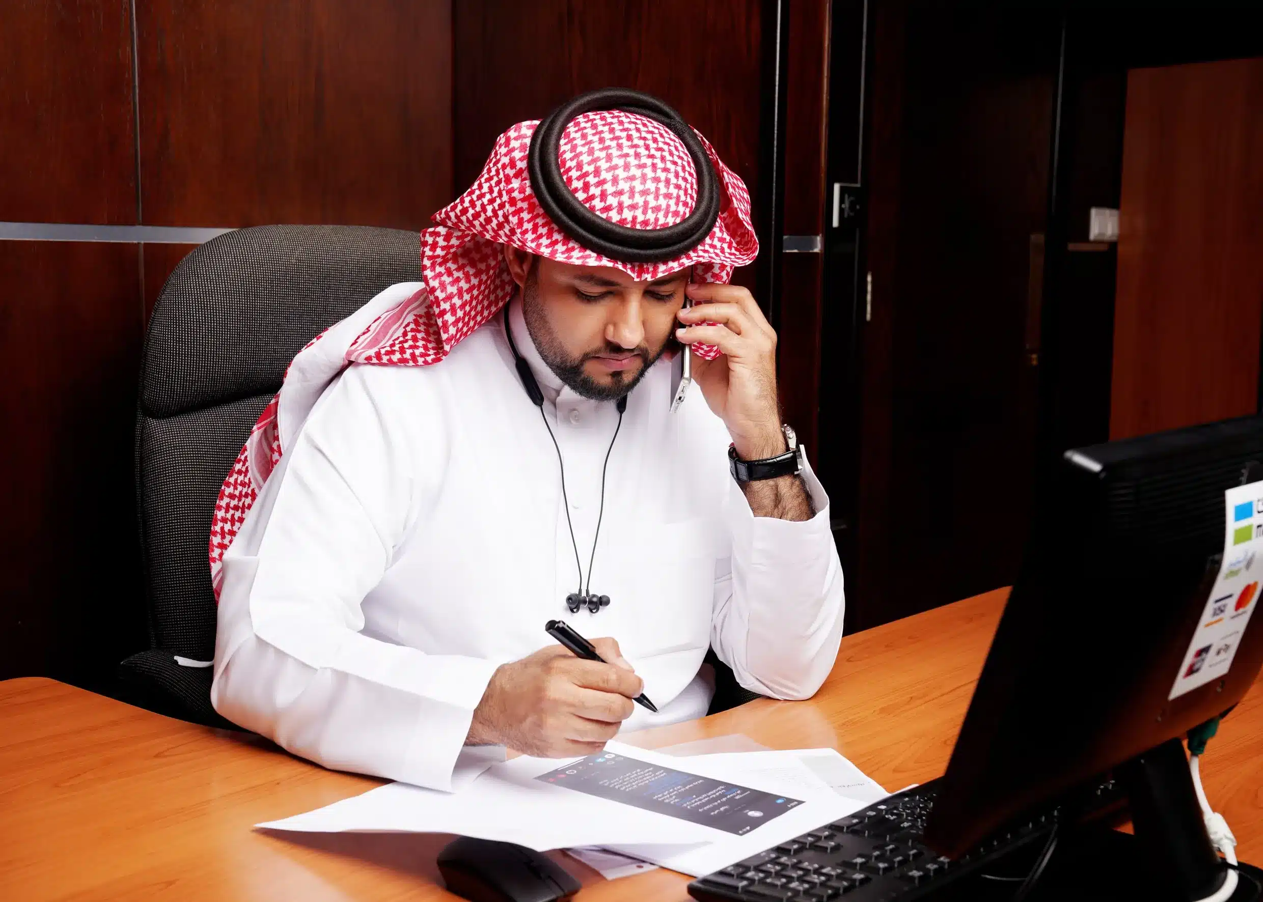 معقب مكتب العمل